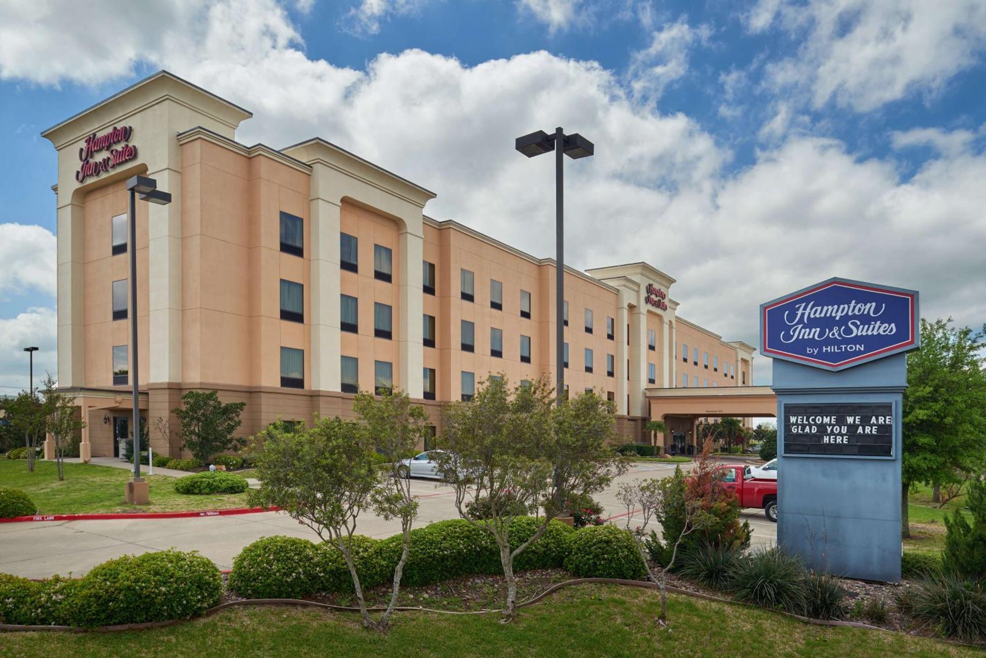 Hampton Inn & Suites Waco-South Exterior photo